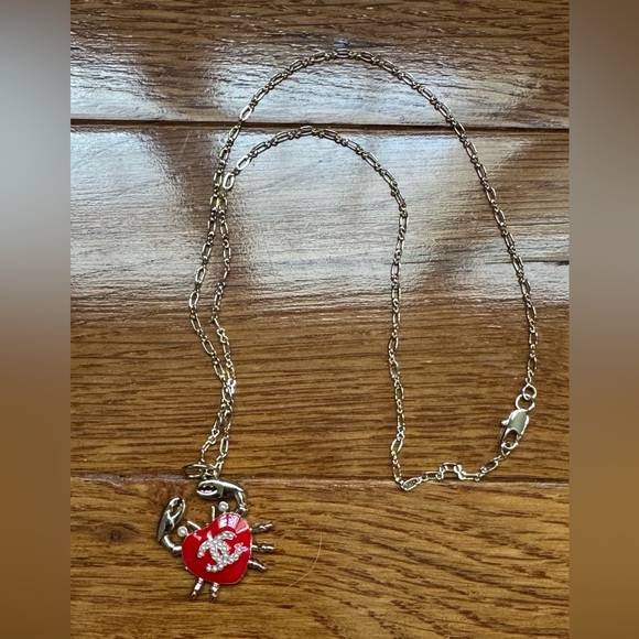 Red & Pearl Gold Crab 18” Infinity Necklace - Picture 6 of 7